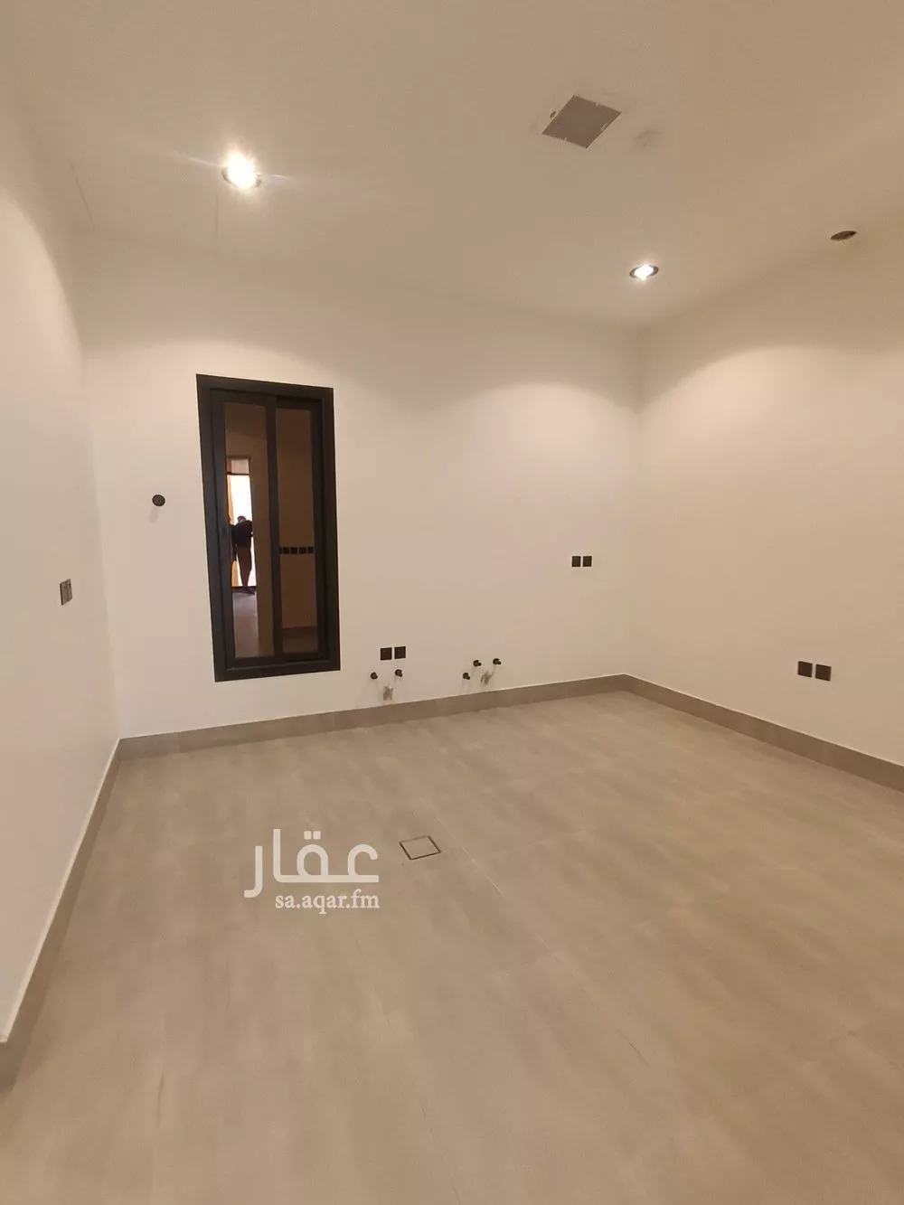 4 bedroom apartment in Al Yarmouk 6
