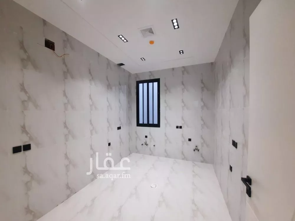 4 bedroom apartment in Al Zahrah 7