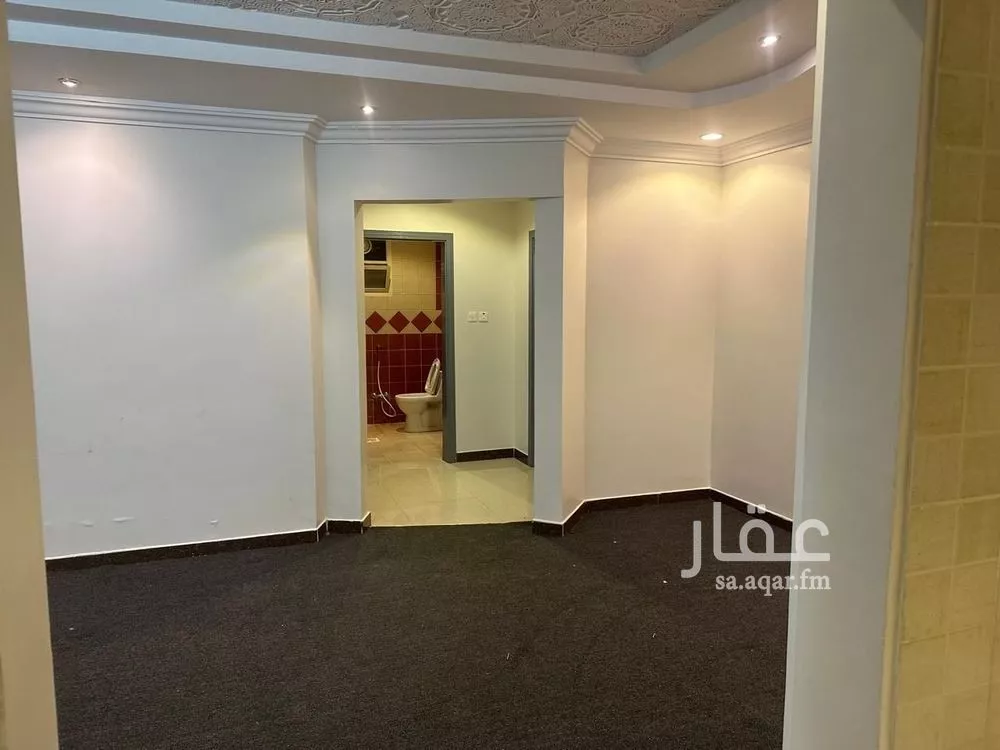 5 bedroom apartment in Al Hazm 8