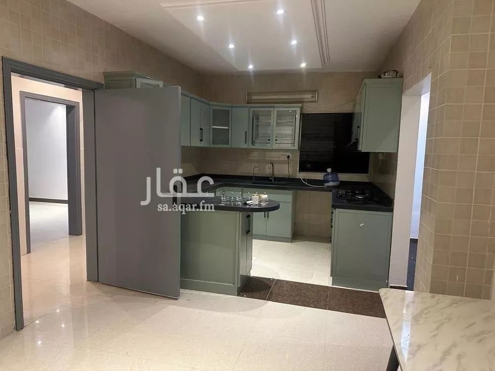 5 bedroom apartment in Al Hazm 9