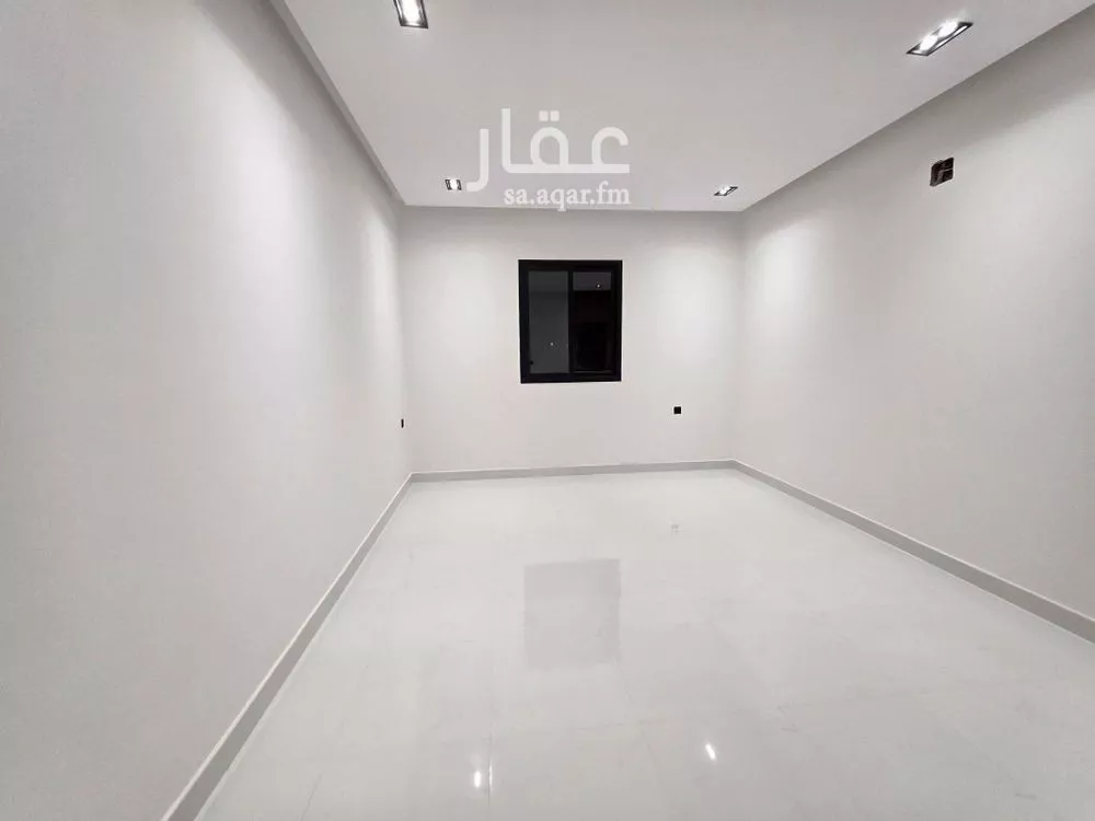 شقة 4 غرف في الرمال 11