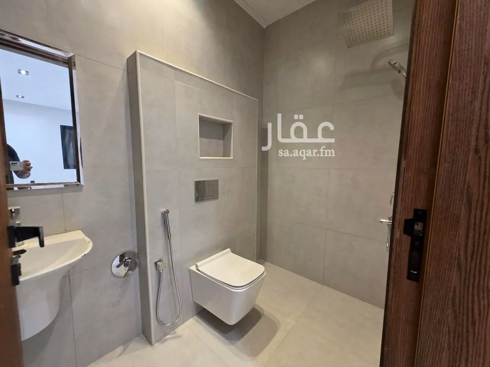 شقة 4 غرف في الرمال 5