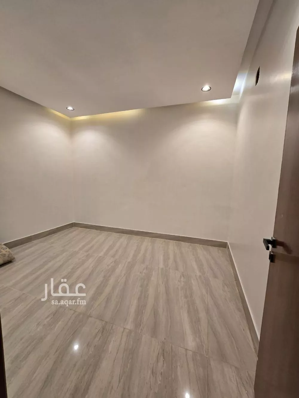 5 bedroom apartment in Al Janadriyah 3