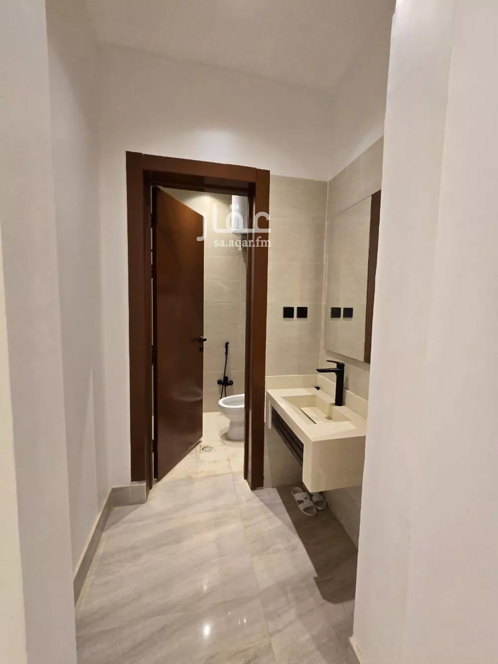 5 bedroom apartment in Al Janadriyah 4