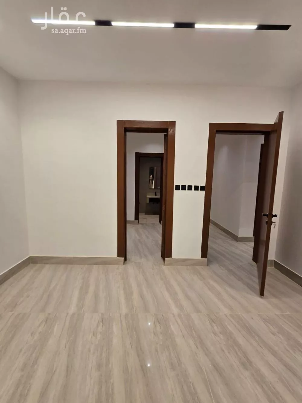 5 bedroom apartment in Al Janadriyah 6