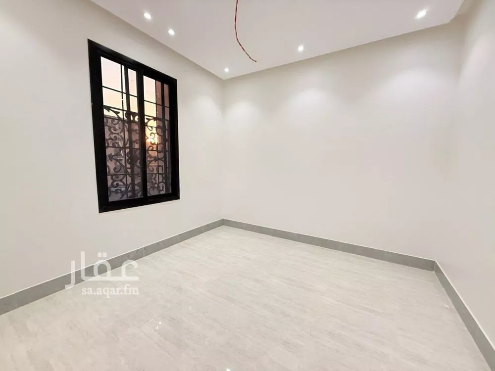 4 bedroom apartment in Okaz 5