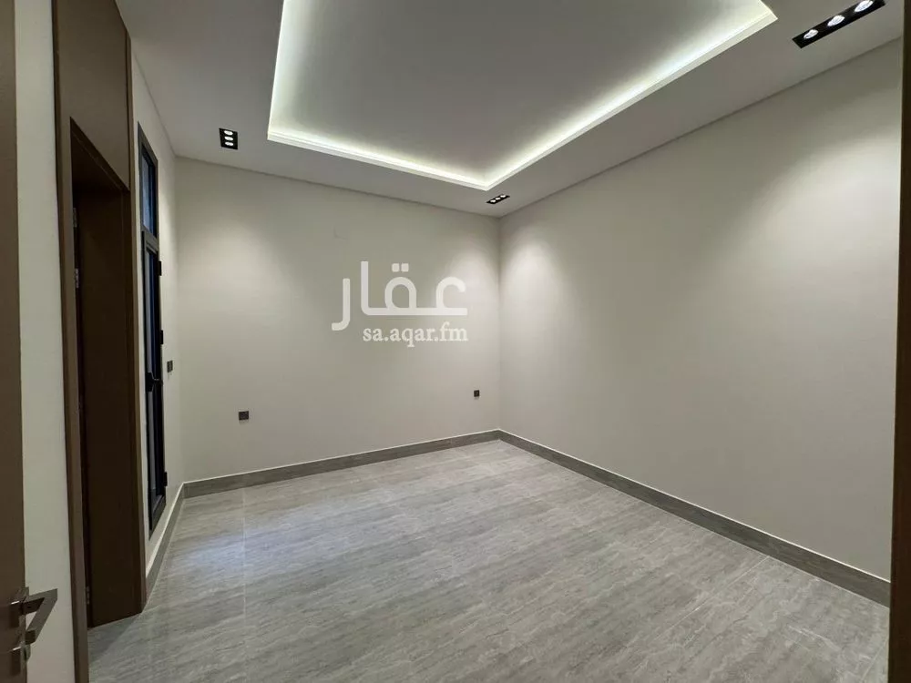4 bedroom apartment in Al Rimal 19
