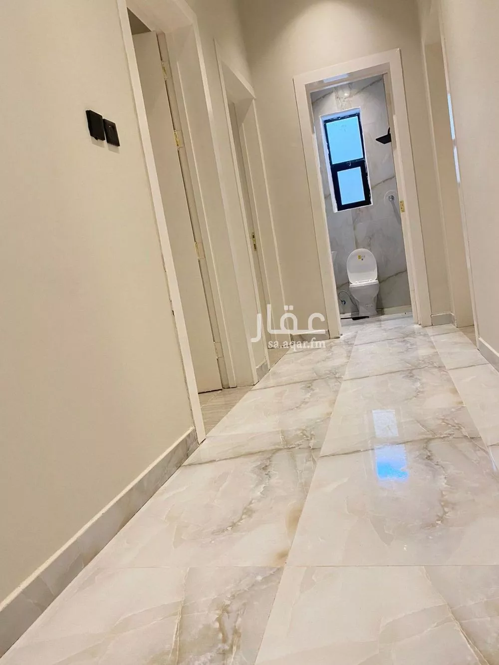 فيلا 5 غرف في الجنادرية 9