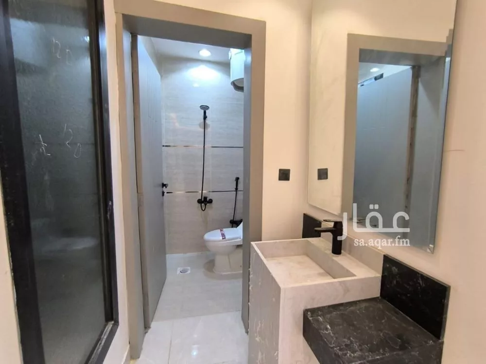 4 bedroom floor in Badr 5