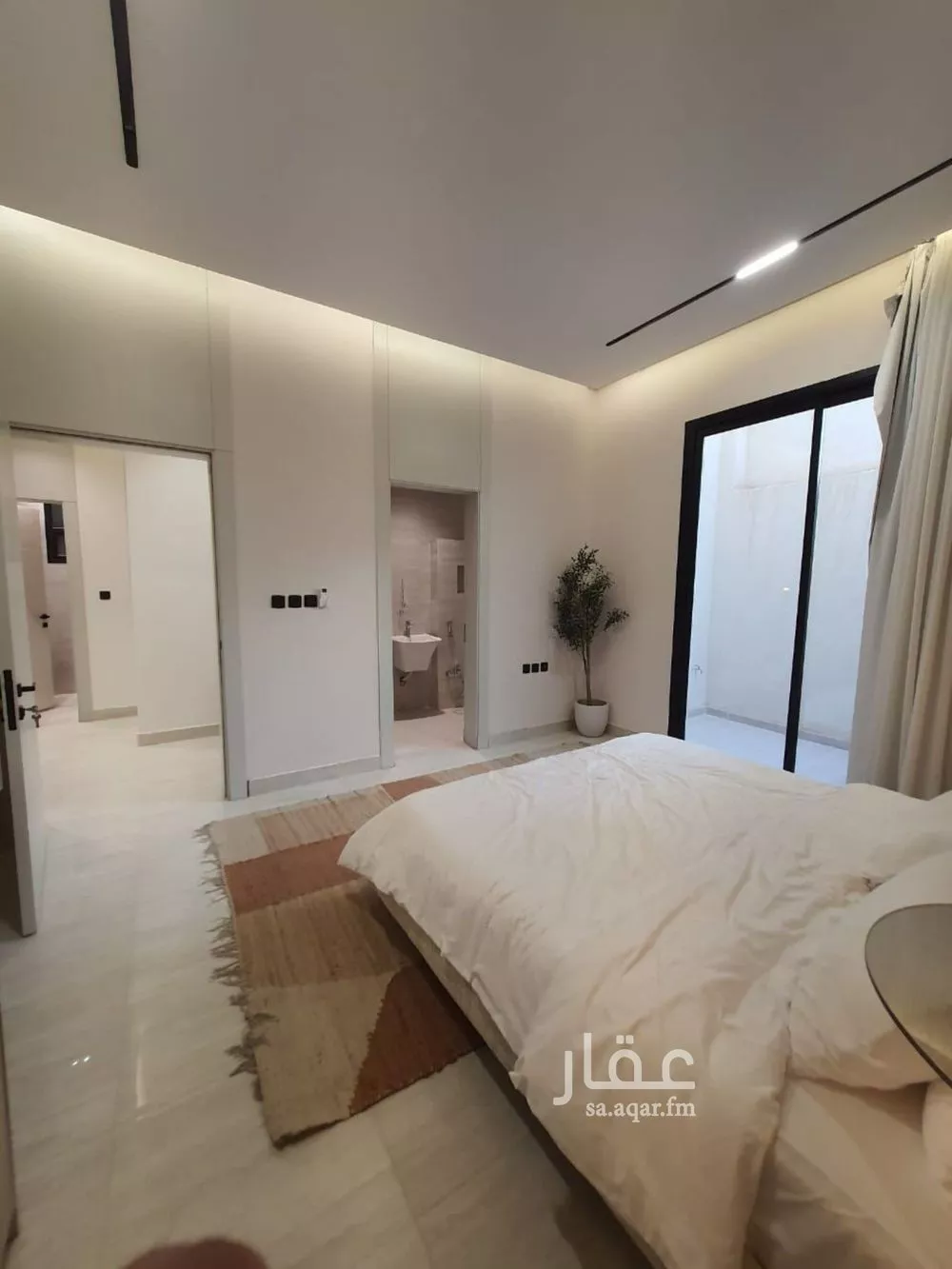 شقة 4 غرف في الشرق 9