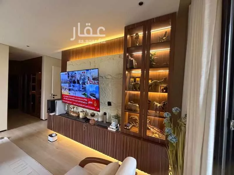 شقة 4 غرف في عرقة 8