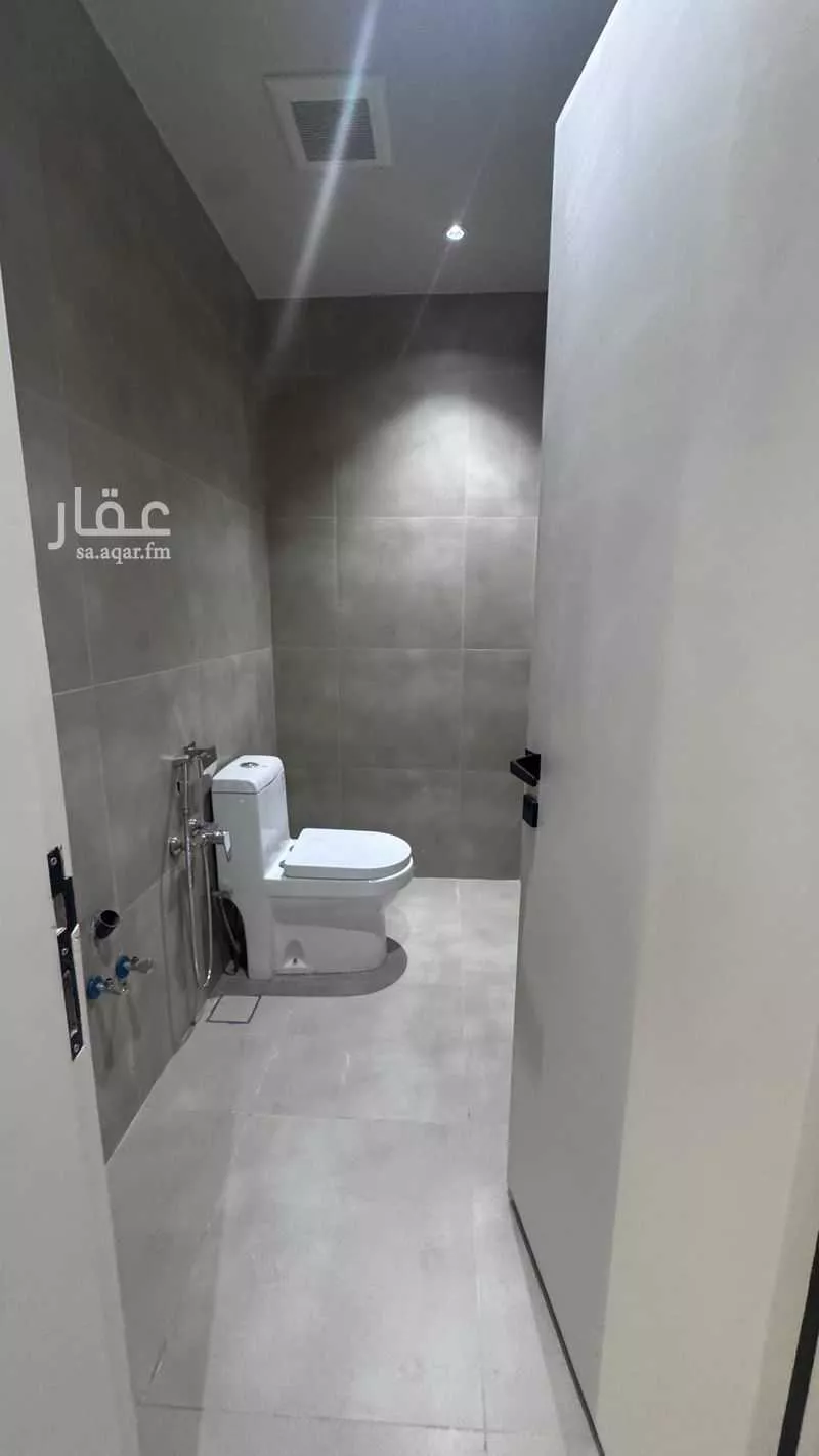 شقة 3 غرف في العارض 8