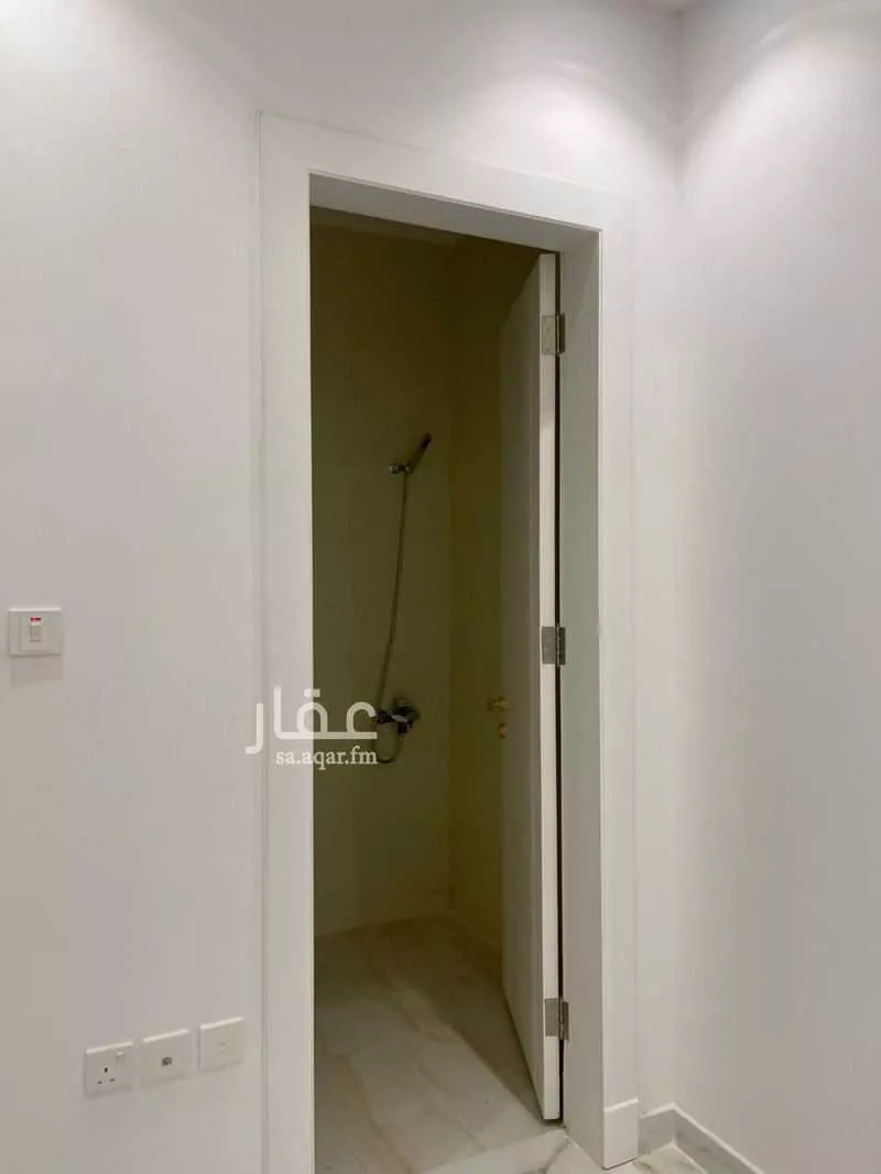 شقة 3 غرف في العارض 8