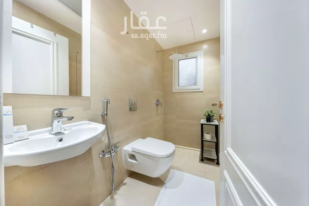 3 bedroom apartment in Al Malqa 24