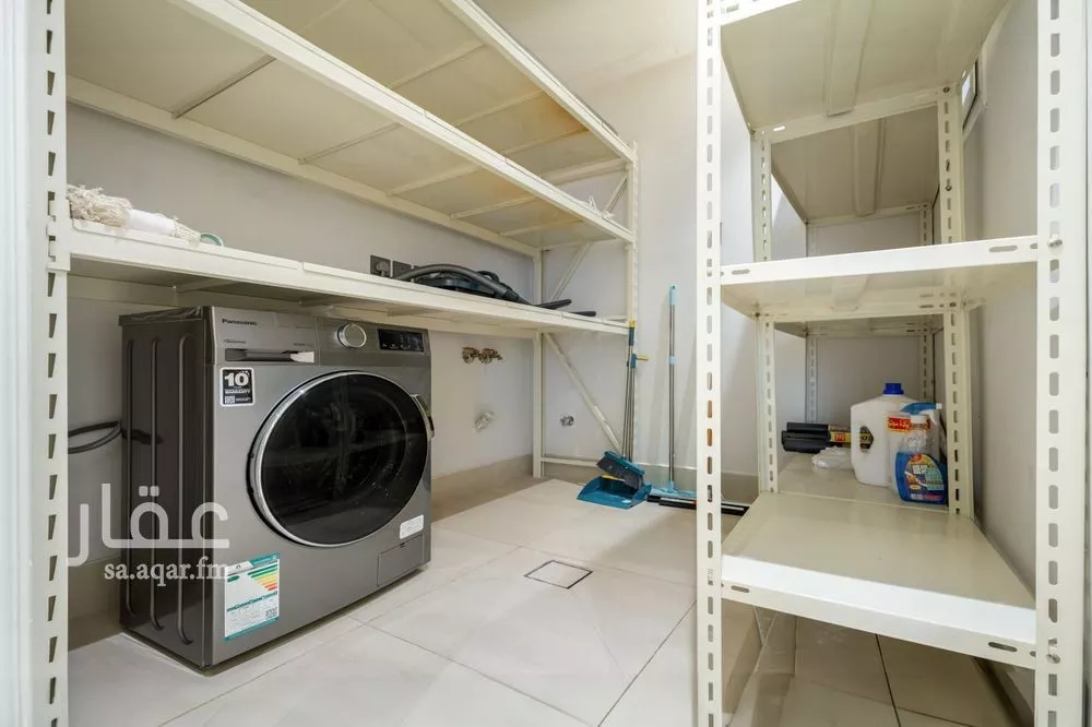 3 bedroom apartment in Al Malqa 7