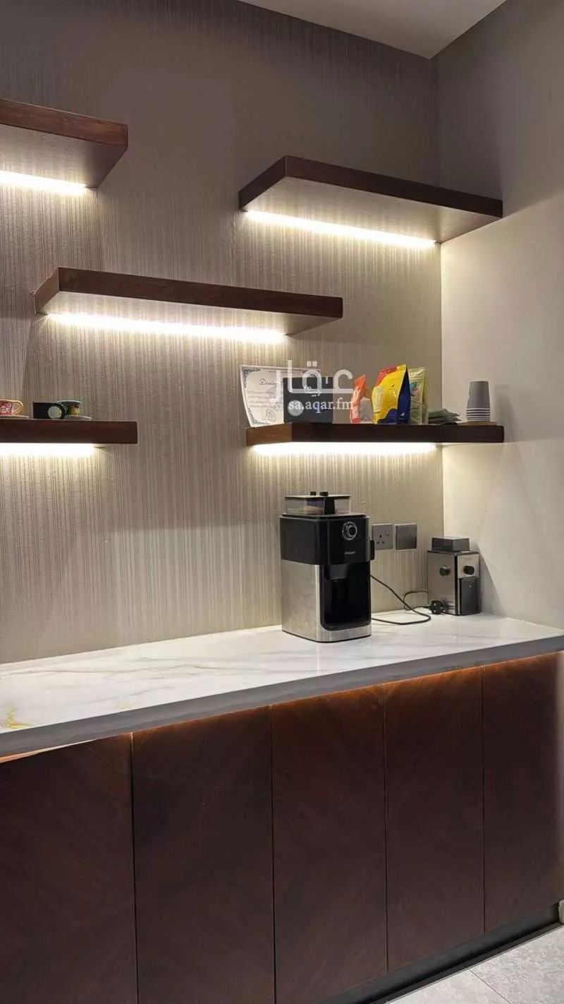 3 bedroom apartment in Al Malqa 7