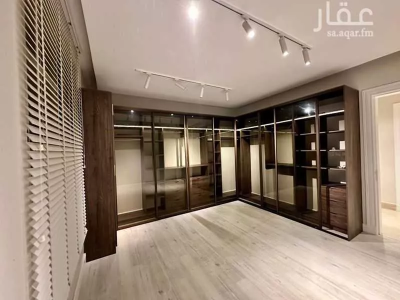 6 bedroom apartment in Al Qairawan 4