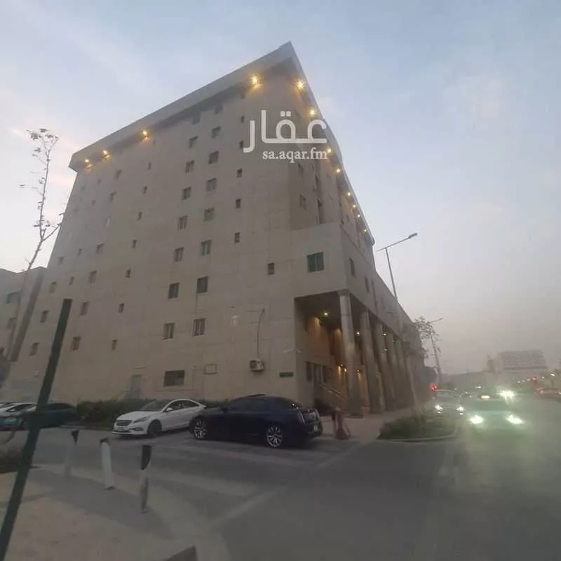 شقة 5 غرف في المربع 4