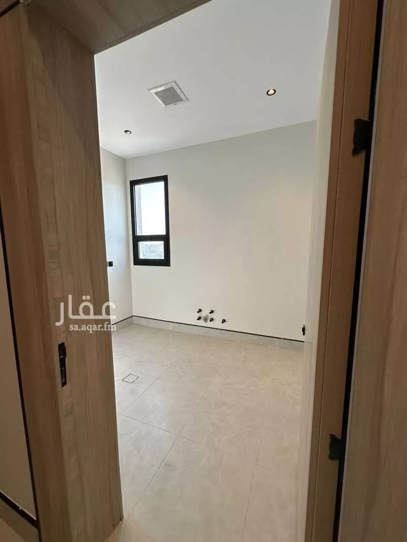 3 bedroom floor in Al Janadriyah 11