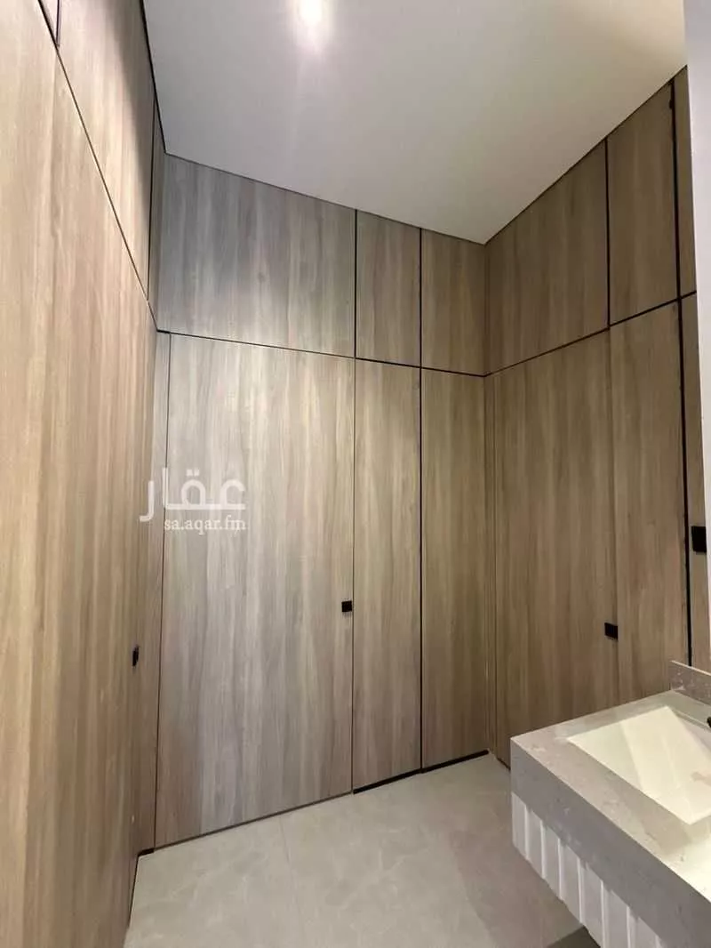 3 bedroom floor in Al Janadriyah 6
