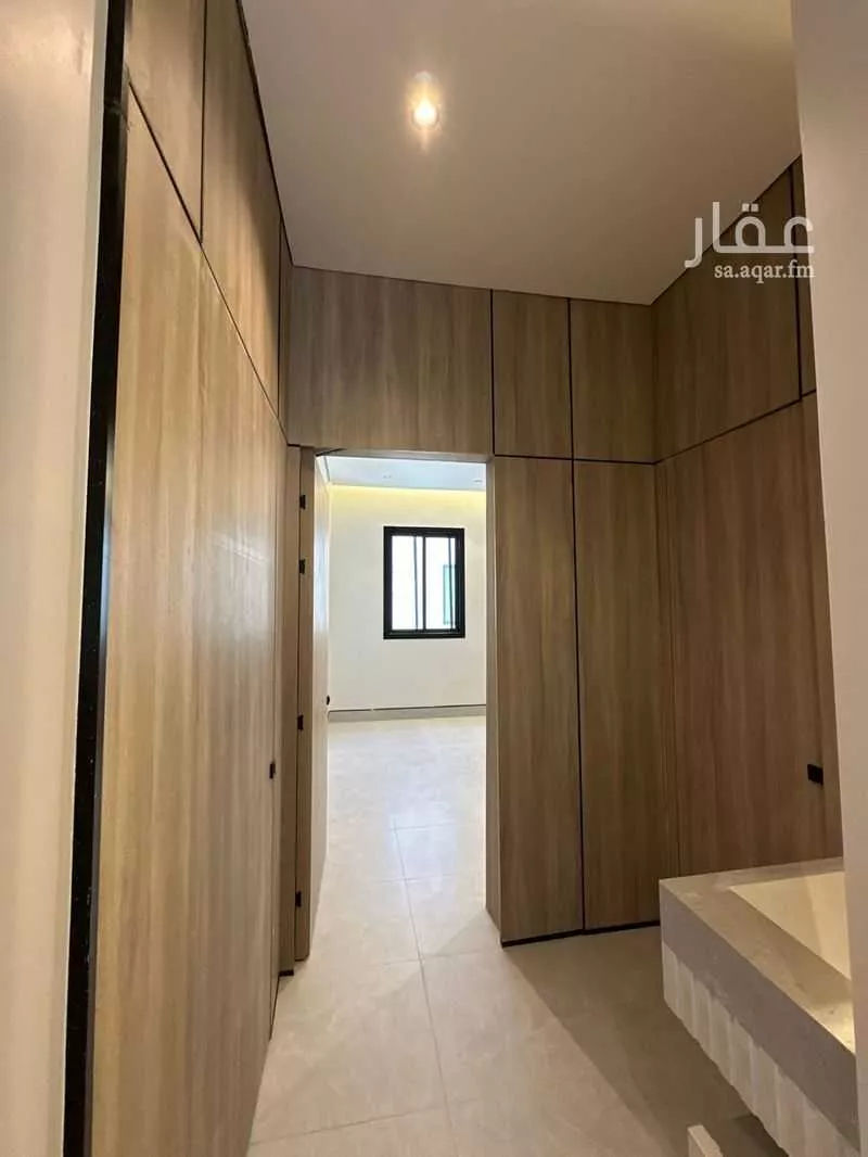 3 bedroom floor in Al Janadriyah 8