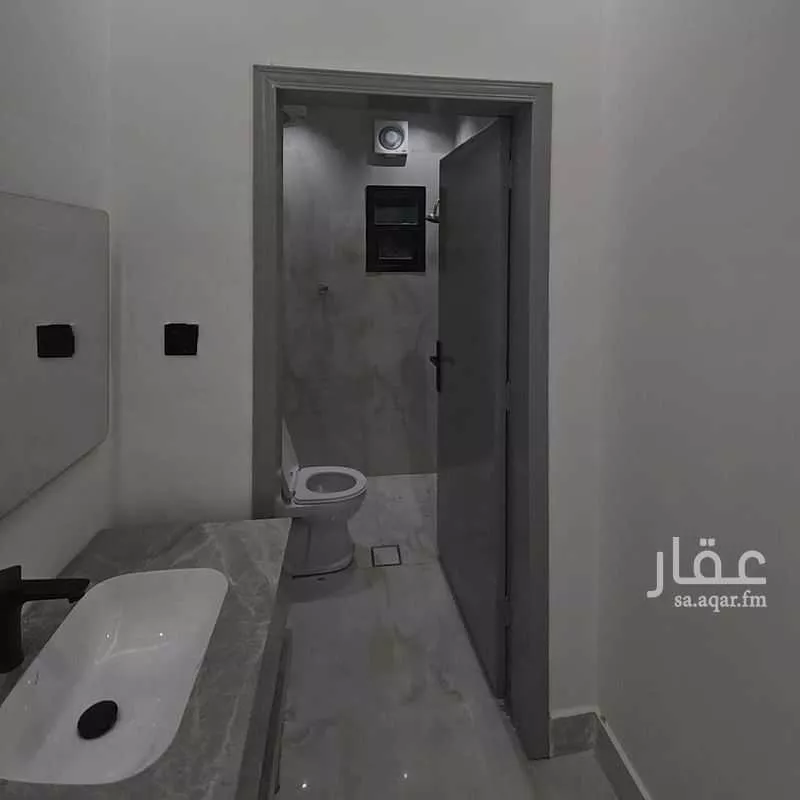 3 bedroom floor in Al Janadriyah 2