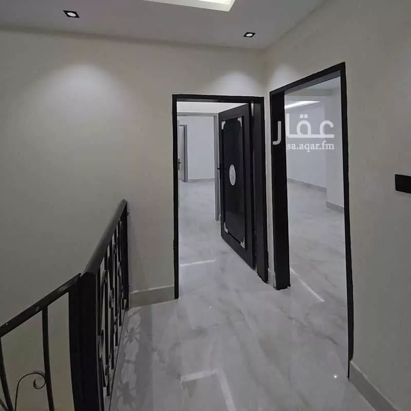 3 bedroom floor in Al Janadriyah 4