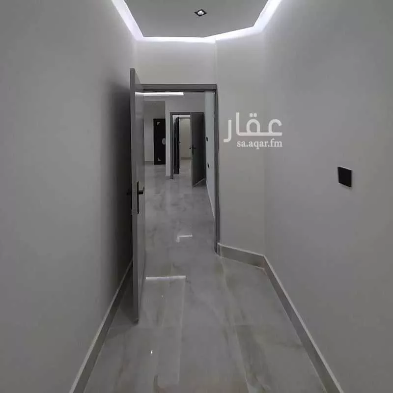 3 bedroom floor in Al Janadriyah 5