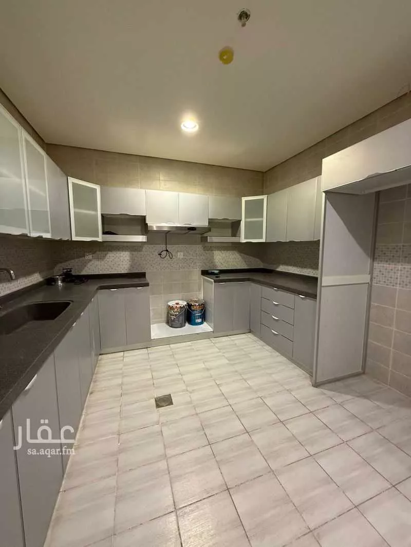 3 bedroom apartment in Al Malqa 5