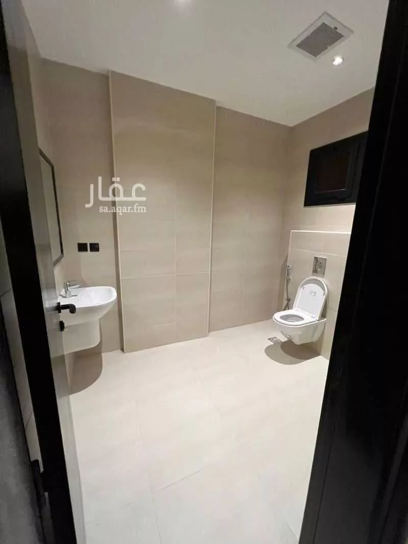 3 bedroom apartment in Al Malqa 4