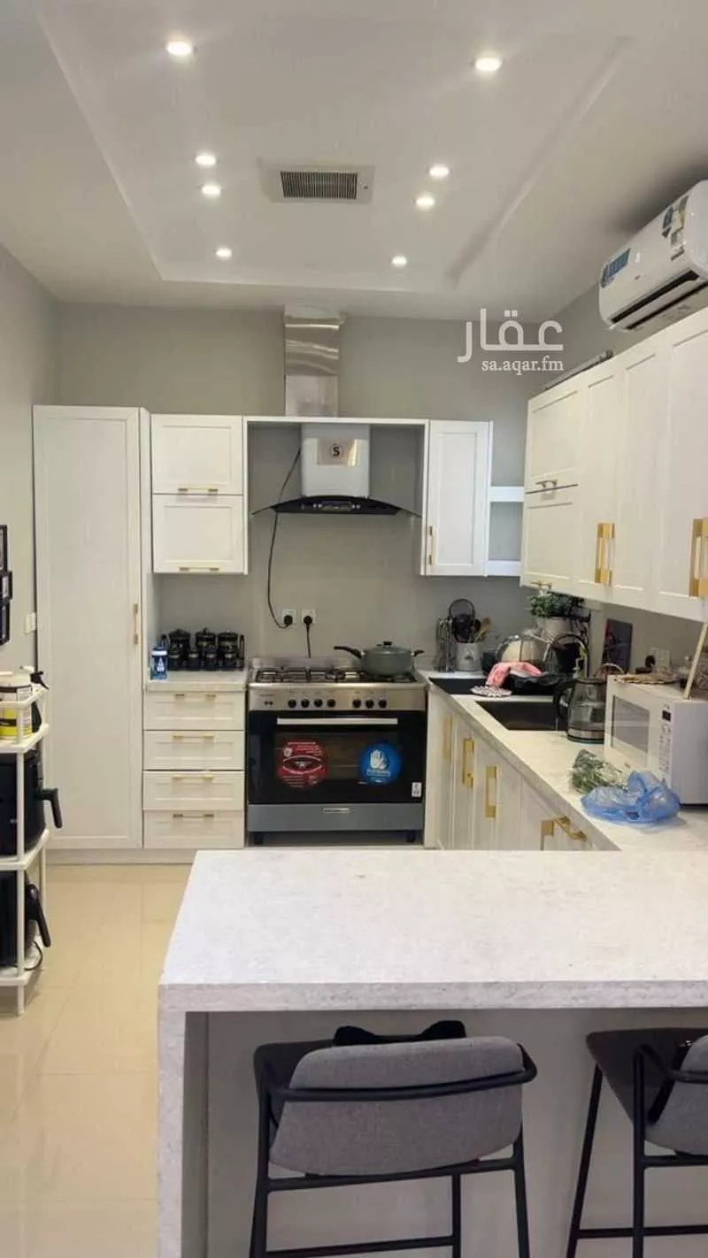 3 bedroom floor in Al Malqa 5