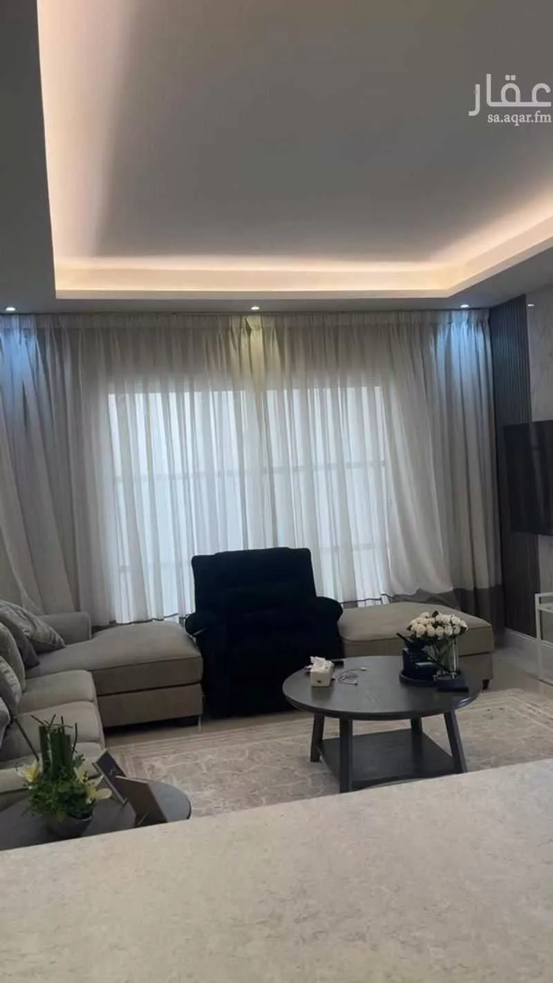 3 bedroom floor in Al Malqa 8