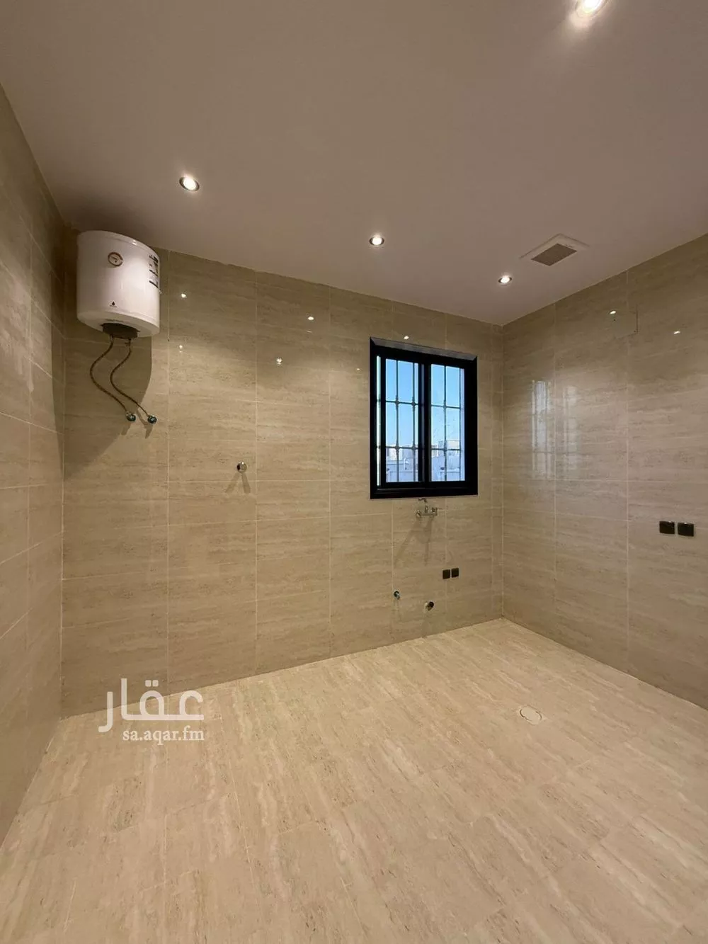 4 bedroom floor in Al Rimal 6