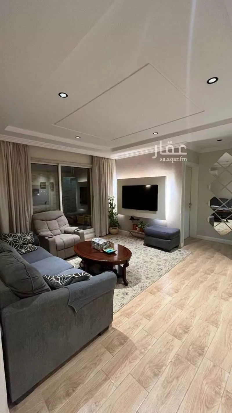 8 bedroom apartment in Irqah 5