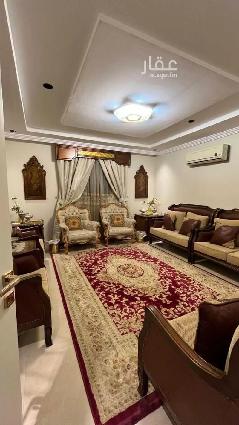 8 bedroom apartment in Irqah 6