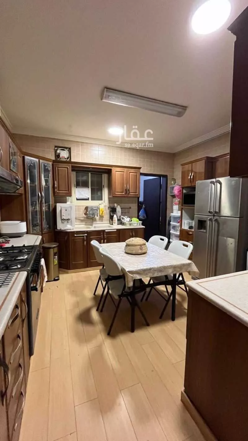 8 bedroom apartment in Irqah 9