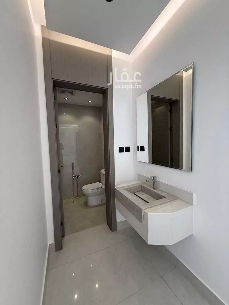 3 bedroom floor in Al Janadriyah 5