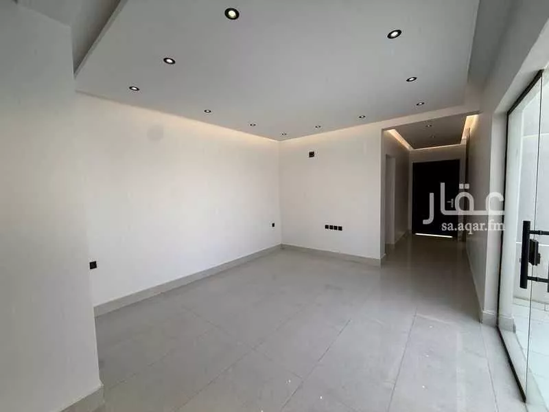 3 bedroom floor in Al Janadriyah 6