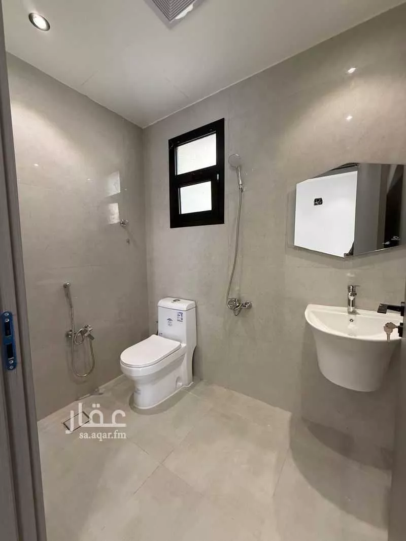 3 bedroom floor in Al Janadriyah 8