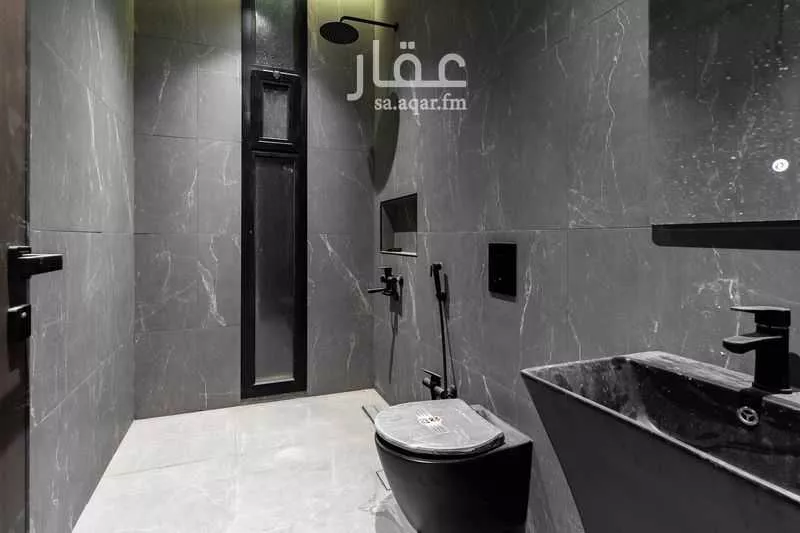 شقة 6 غرف في العارض 4