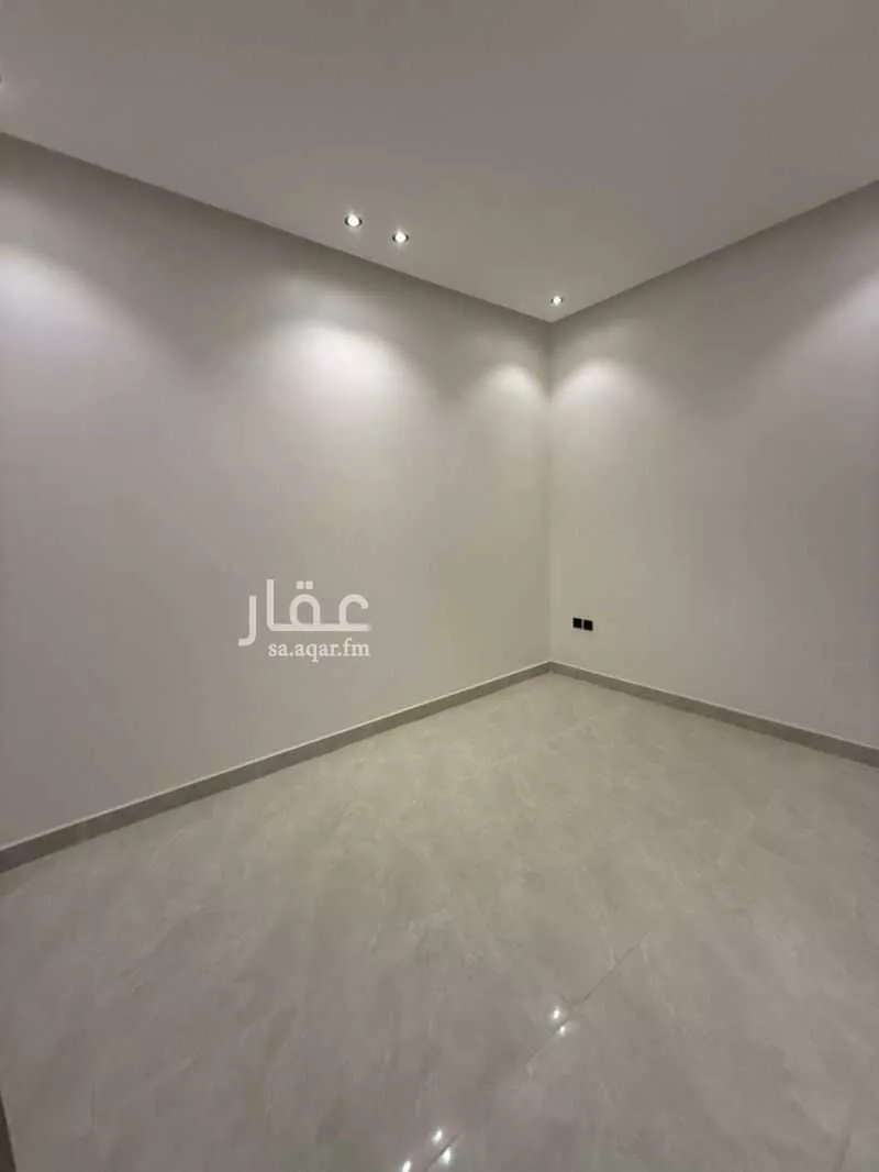 شقة 3 غرف في الرمال 5