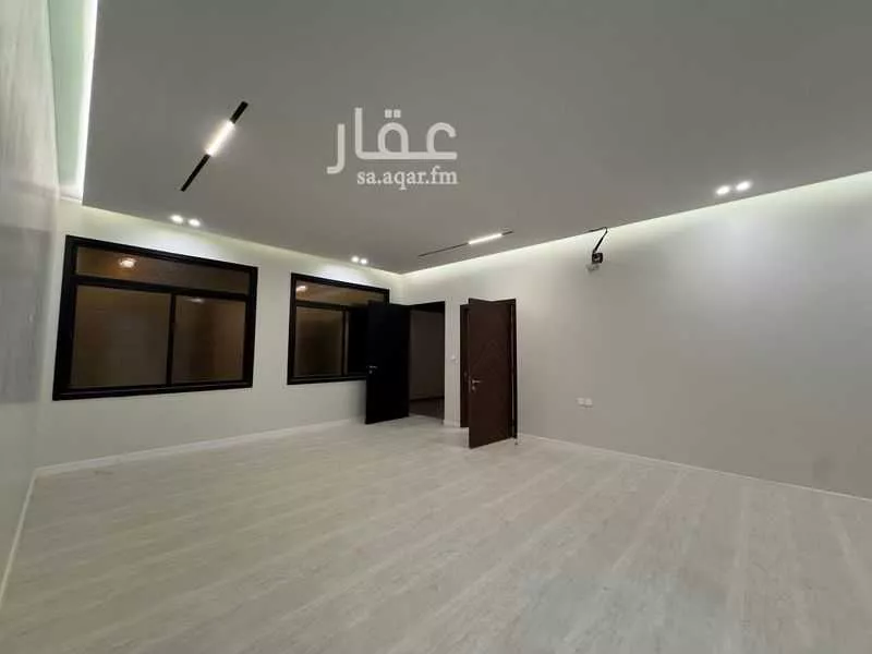 دور 4 غرف في السويدي 10