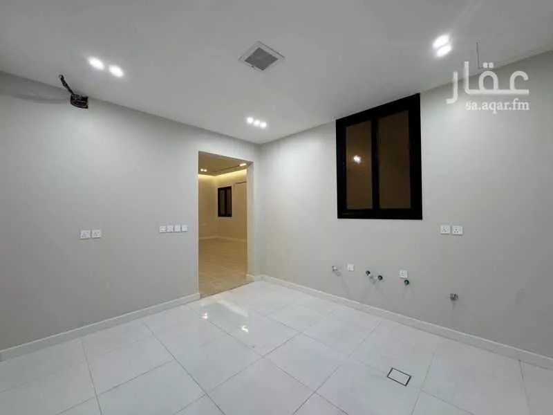 دور 4 غرف في السويدي 12