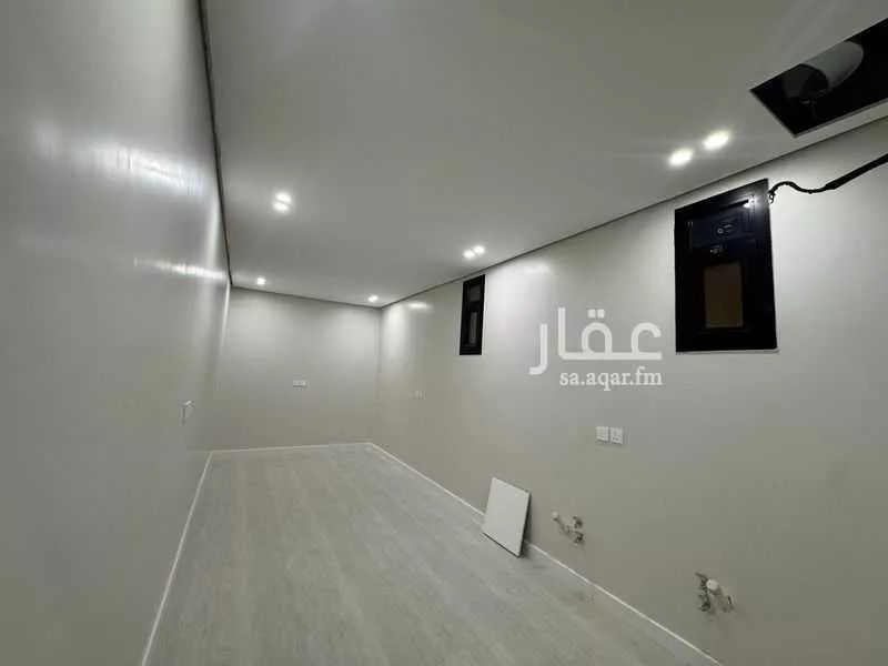 دور 4 غرف في السويدي 18