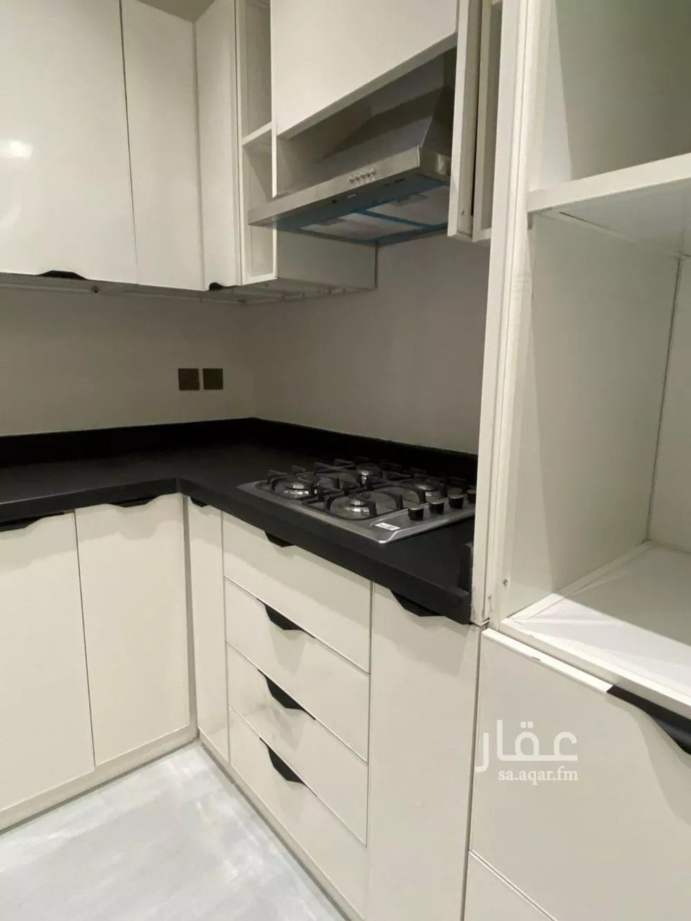 شقة 3 غرف في الرمال 4