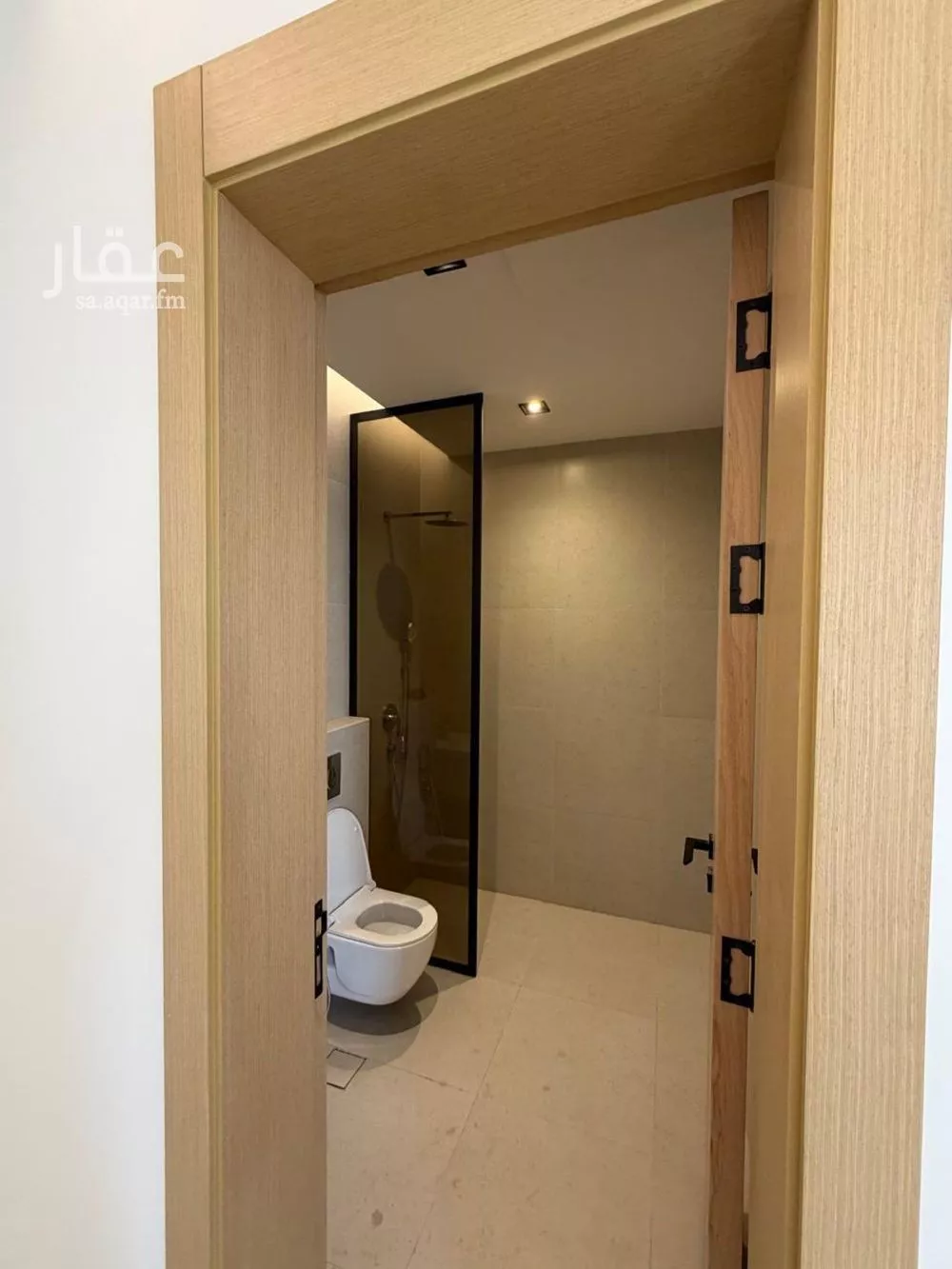 شقة 3 غرف في الملقا 6
