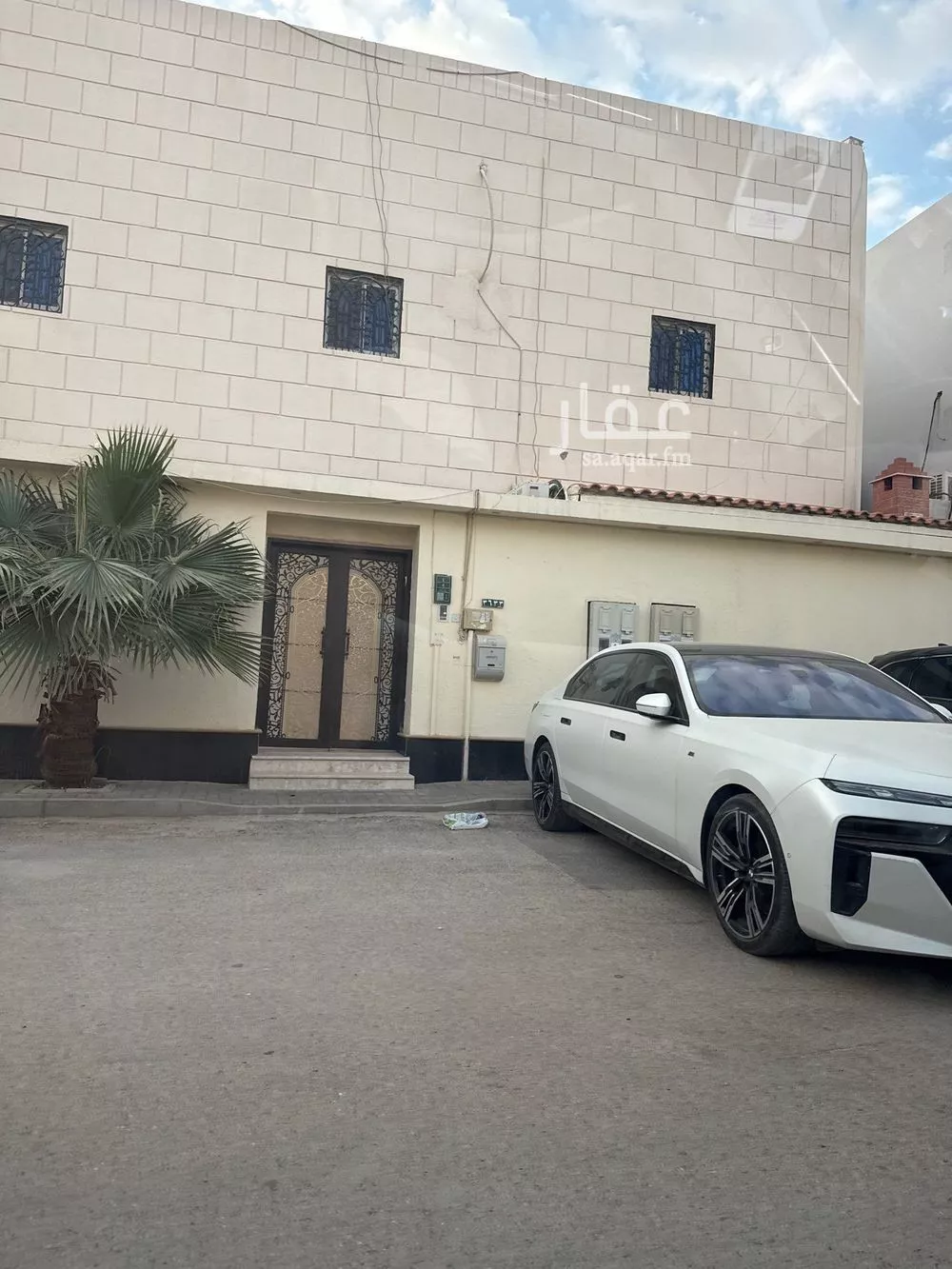 8 bedroom floor in Irqah 5