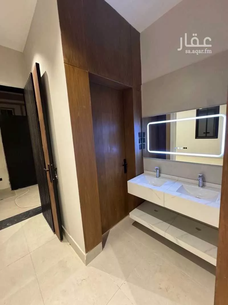 3 bedroom floor in Al Janadriyah 15