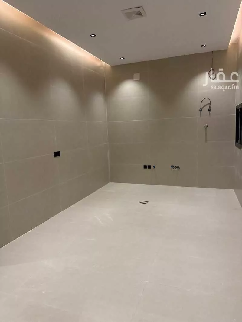 3 bedroom floor in Al Janadriyah 4