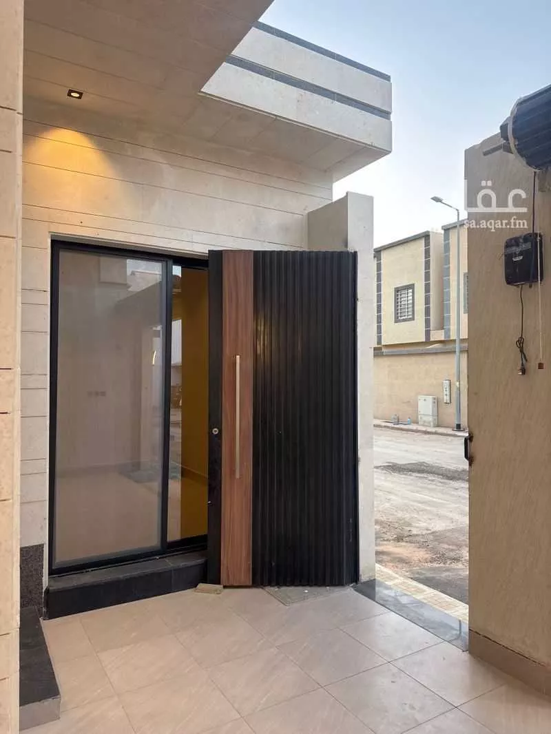 3 bedroom floor in Al Janadriyah 6